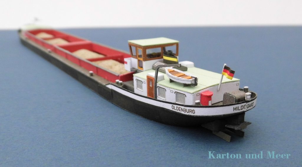 Binnenschiff, Schreiber-Verlag, skaliert auf 1:250 | Karton und Meer